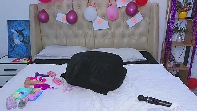 Tina Kim  online show from February 2025 11:28:02 AM