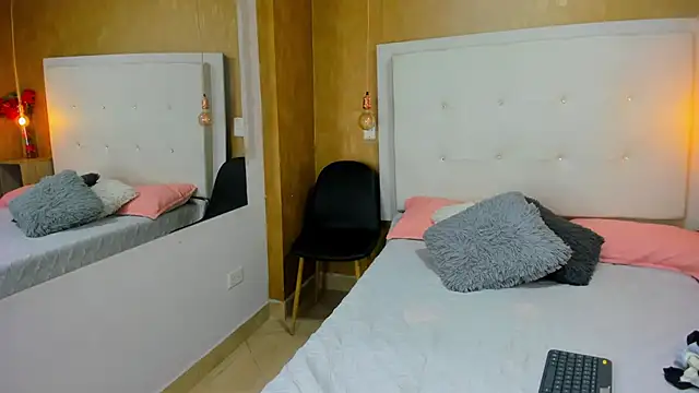 Little Jenni online show from March 2025 12:50:02 PM