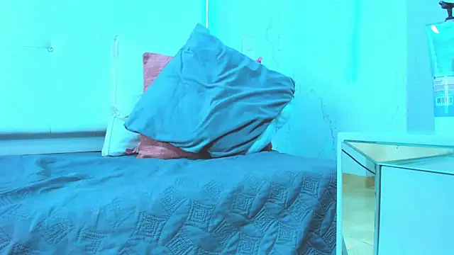 Little Jenni online show from April 2026 01:46:01 PM