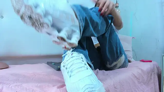 Snapshot of Little_Jenni chatting on February 2026 01:54:01 PM Little Jenni online show from February 2026 01:54:01 PM