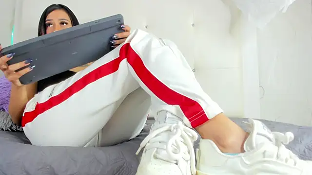 Little Jenni online show from October 2025 01:56:02 PM