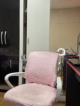 izumikarol online show from July 2026 02:41:01 AM
