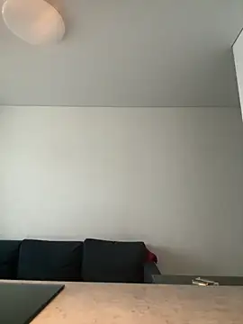 HoneySweetBee online show from April 2026 01:40:01 PM