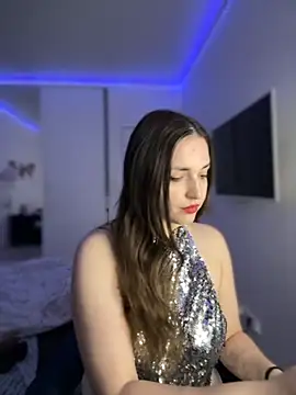 Snapshot of HoneySweetBee chatting on December 2025 11:39:01 PM HoneySweetBee online show from December 2025 11:39:01 PM