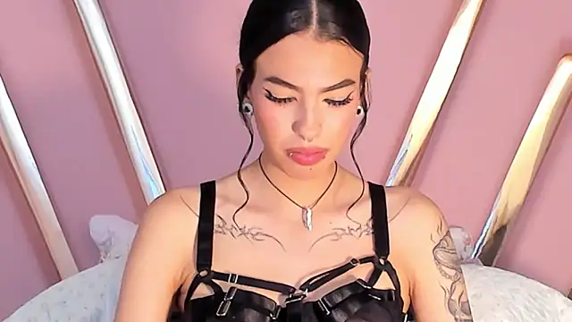 Eva Benely online show from September 2025 05:00:02 AM