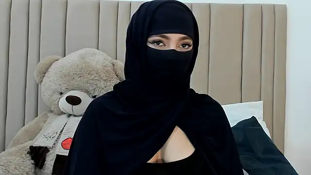 izadii online show from December 2025 06:47:01 PM