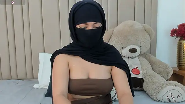 izadii online show from April 2026 06:46:01 PM