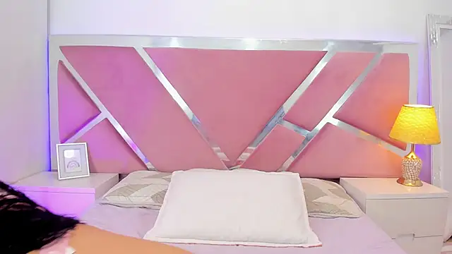 NinnaVous online show from February 2026 12:38:02 PM