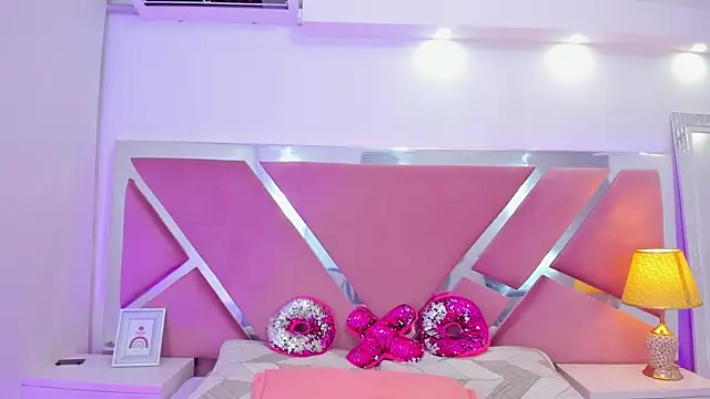 NinnaVous online show from January 2026 02:10:02 PM