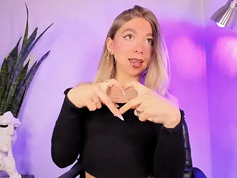 Snapshot of victoria_qq chatting on November 2025 04:22:01 PM victoria qq online show from November 2025 04:22:01 PM