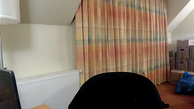 Snapshot of Princess-Lilly chatting on January 2025 05:05:02 AM Princess-Lilly online show from January 2025 05:05:02 AM