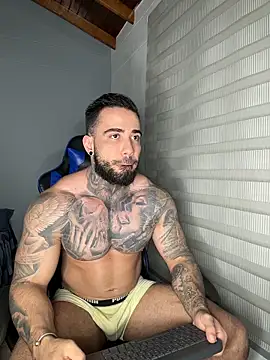 Snapshot of mikey_sta chatting on November 2025 03:29:01 AM mikey sta online show from November 2025 03:29:01 AM