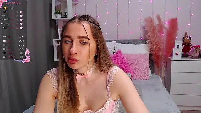 Snapshot of PornoGirlX chatting on February 2025 06:44:01 PM PornoGirlX online show from February 2025 06:44:01 PM