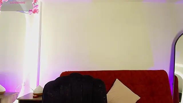 mally s1 online show from April 2026 09:04:02 PM