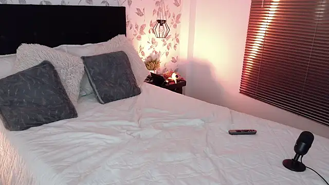 Nathaly-Lopez online show from March 2026 02:01:01 PM