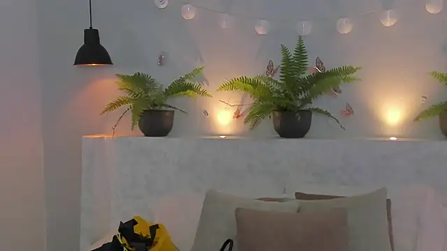 Valenn smithh online show from February 2025 07:10:01 PM