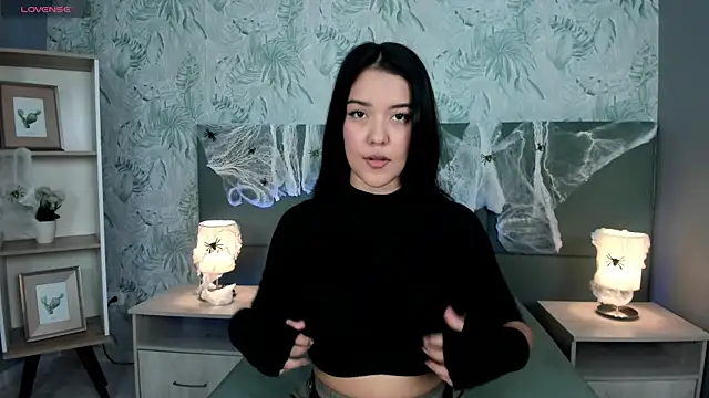 lexiethompson  online show from October 2025 12:18:01 PM
