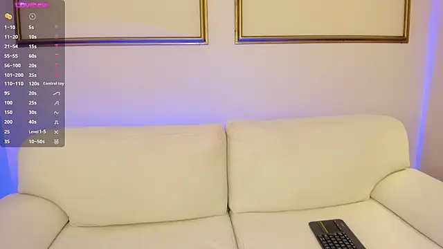 lexiethompson  online show from April 2026 12:17:02 PM