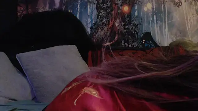 HighCityHoney online show from December 2025 05:02:01 PM