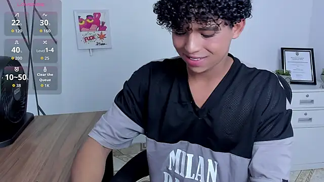 Snapshot of Noah_Smith04 chatting on October 2025 01:23:01 PM Noah Smith04 online show from October 2025 01:23:01 PM