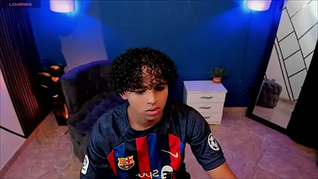 Noah Smith04 online show from December 2025 02:56:01 PM