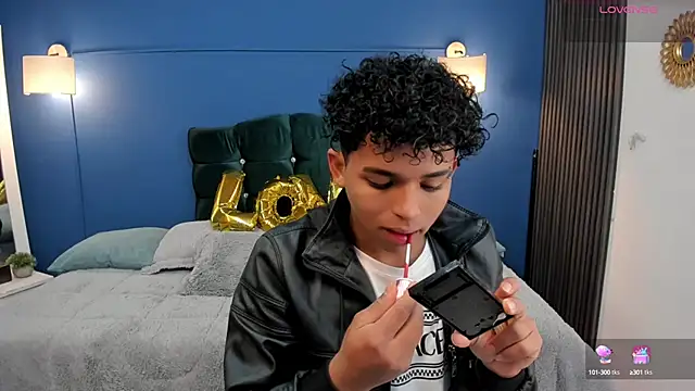 Snapshot of Noah_Smith04 chatting on February 2025 01:08:02 PM Noah Smith04 online show from February 2025 01:08:02 PM