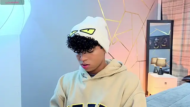 Noah Smith04 online show from November 2025 12:16:01 PM