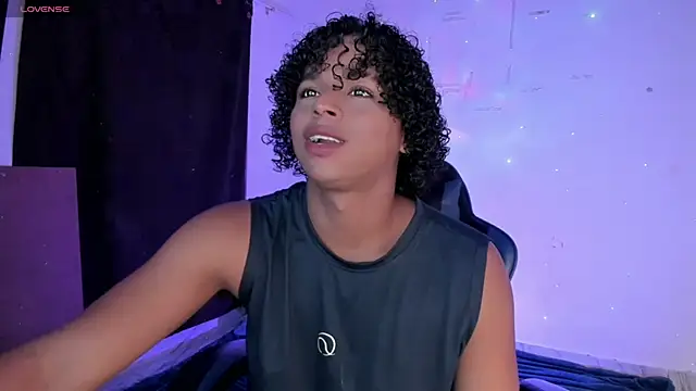Snapshot of Noah_Smith04 chatting on June 2026 09:52:02 PM Noah Smith04 online show from June 2026 09:52:02 PM
