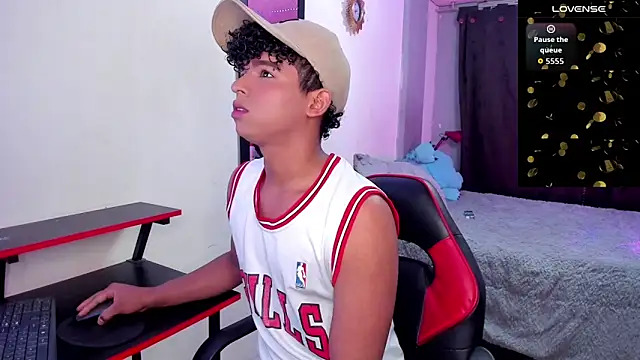Snapshot of Noah_Smith04 chatting on October 2025 07:47:02 PM Noah Smith04 online show from October 2025 07:47:02 PM