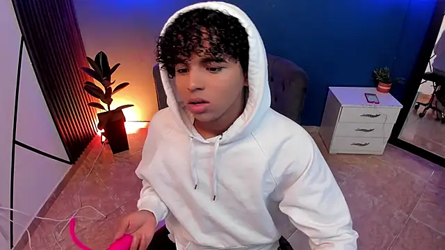 Noah Smith04 online show from November 2025 12:08:01 PM