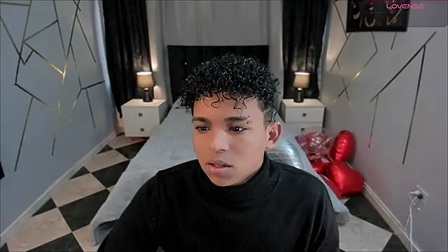 Snapshot of Noah_Smith04 chatting on February 2025 12:44:02 PM Noah Smith04 online show from February 2025 12:44:02 PM