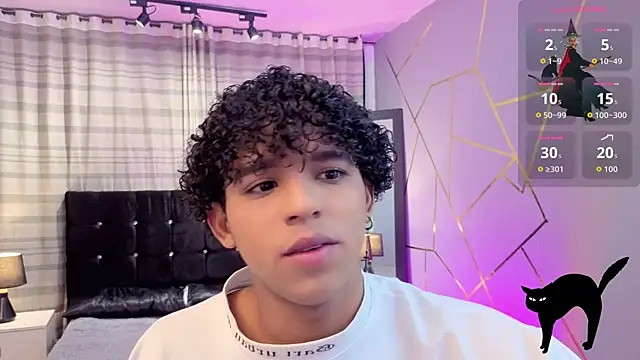 Snapshot of Noah_Smith04 chatting on October 2025 04:00:02 AM Noah Smith04 online show from October 2025 04:00:02 AM