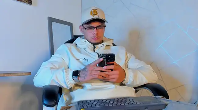 NoahhBrown online show from February 2025 03:35:01 AM