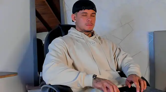 NoahhBrown online show from March 2025 03:32:02 AM