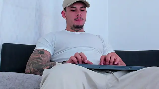 NoahhBrown online show from March 2026 01:17:01 AM