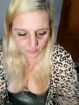 BecciDeluxe online show from February 2026 09:39:02 AM