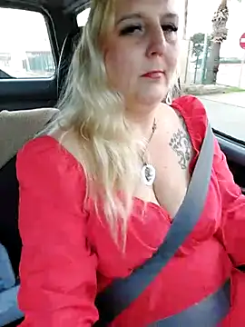 BecciDeluxe online show from December 2025 11:45:01 AM