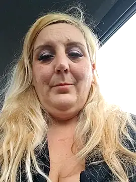 BecciDeluxe online show from January 2026 09:02:02 AM