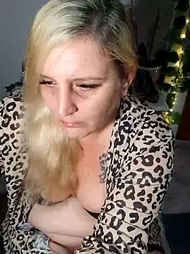 BecciDeluxe online show from March 2026 10:48:02 AM