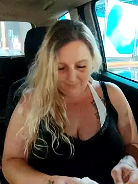 BecciDeluxe online show from July 2026 08:17:01 PM