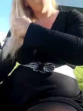 BecciDeluxe online show from February 2026 03:13:01 PM