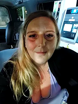 BecciDeluxe online show from October 2025 09:05:02 PM