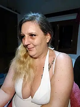 BecciDeluxe online show from November 2025 10:54:01 PM