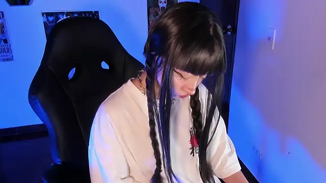 MonxxsLove online show from May 2026 04:27:02 AM