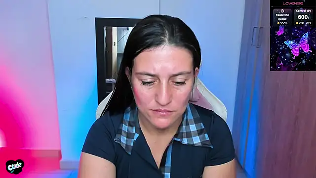 Saskyaa online show from November 2025 02:00:02 AM