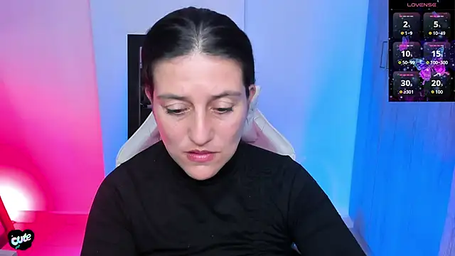 Saskyaa online show from November 2025 02:39:01 PM