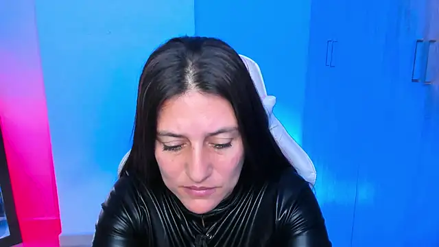 Saskyaa online show from October 2025 02:01:01 AM