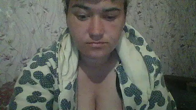 Snapshot of HollyLaBerry chatting on May 2026 02:44:01 AM HollyLaBerry online show from May 2026 02:44:01 AM