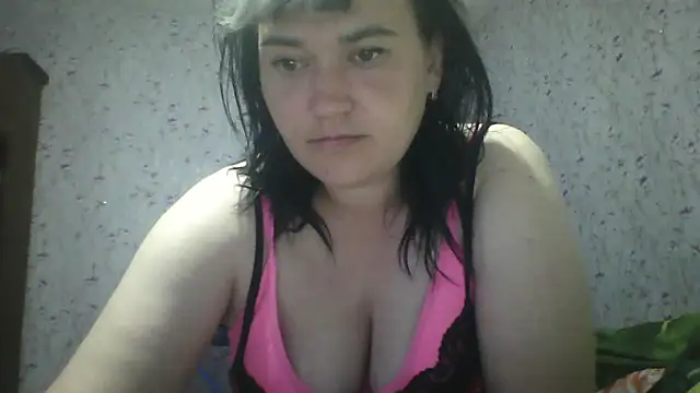 Snapshot of HollyLaBerry chatting on June 2026 05:52:02 AM HollyLaBerry online show from June 2026 05:52:02 AM