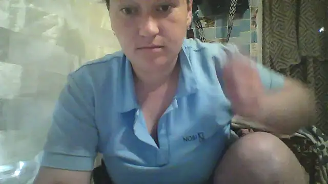 Snapshot of HollyLaBerry chatting on May 2026 05:37:02 AM HollyLaBerry online show from May 2026 05:37:02 AM